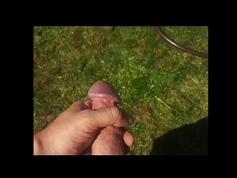 ❤️ Hottie si fa scopare a figa rosa è cums cun un squirt in un giardinu d'estate ️❌ Solo porno à porn co.special-grasser.ru ❌❤