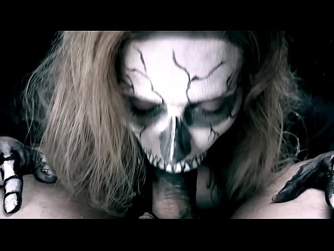 ❤️ Ragazza demonia chì succhia u cazzo cù a so bocca nera è ingoia cum. ️❌ Solo porno à porn co.special-grasser.ru ❌❤
